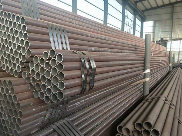 無縫鋼管車間庫存圖片